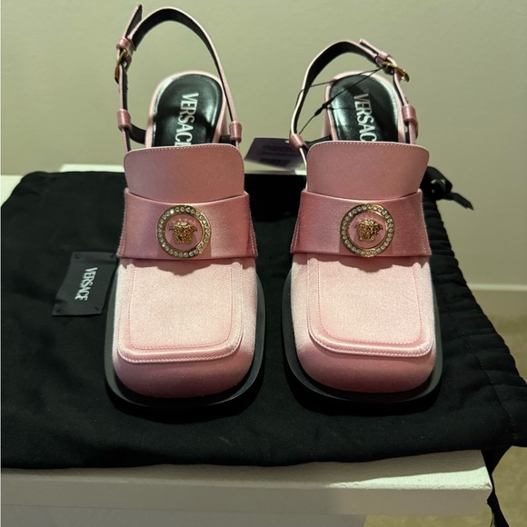Versace Pink Heels with Glossy Finish and Buckle Strap - Picture 5 of 10